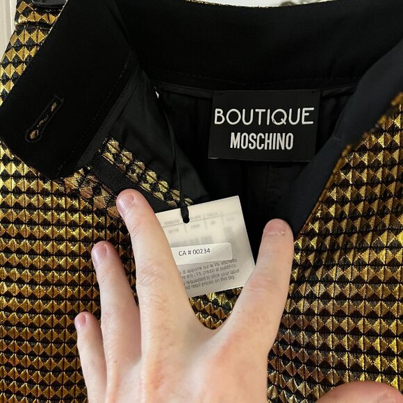 NWT Boutique MOSCHINO Gold and Black Shorts Size USA 6 - Picture 2 of 6